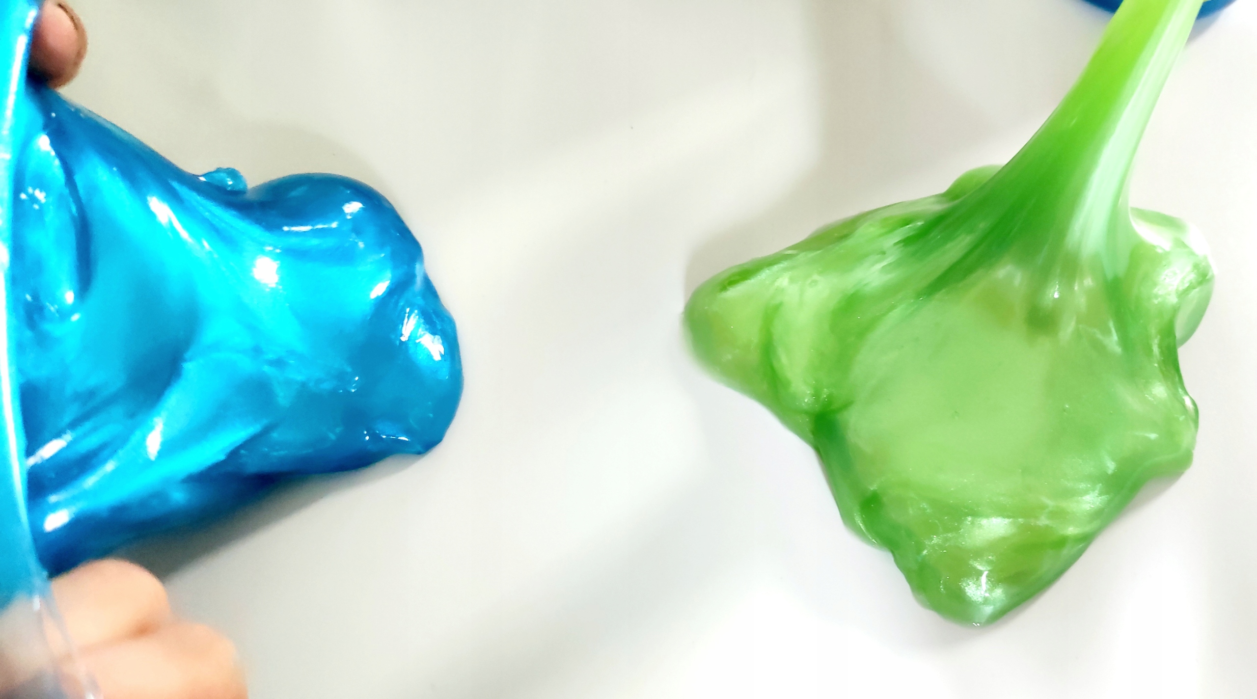 SENSORY MASS vaikams SLIME LAB blizgesys dėžutėje, 1 vnt, įvairių spalvų
