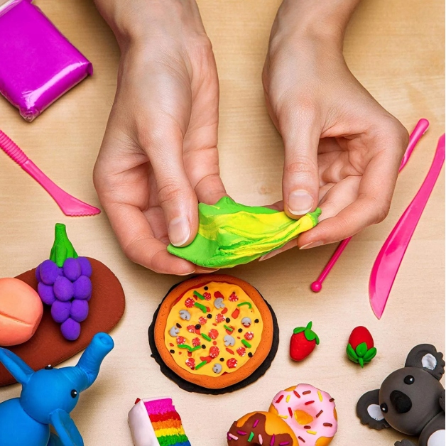 PUTOLŲ RINKINYS 24 vnt. + PRIEDAI + MAGIC lagaminas PLASTIKOS PASTA