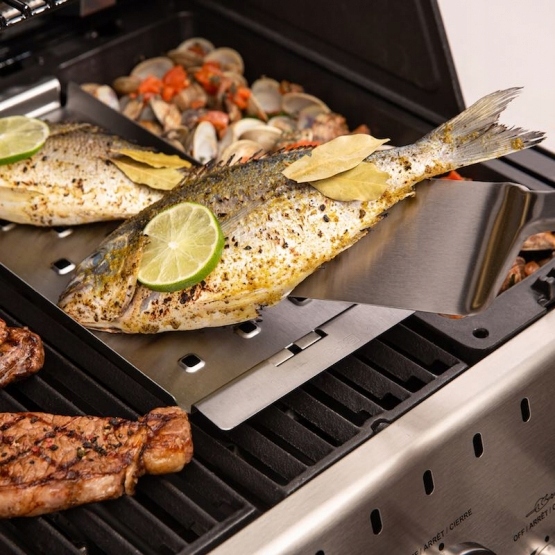 „Broil King 69722“ perforuota keptuvė