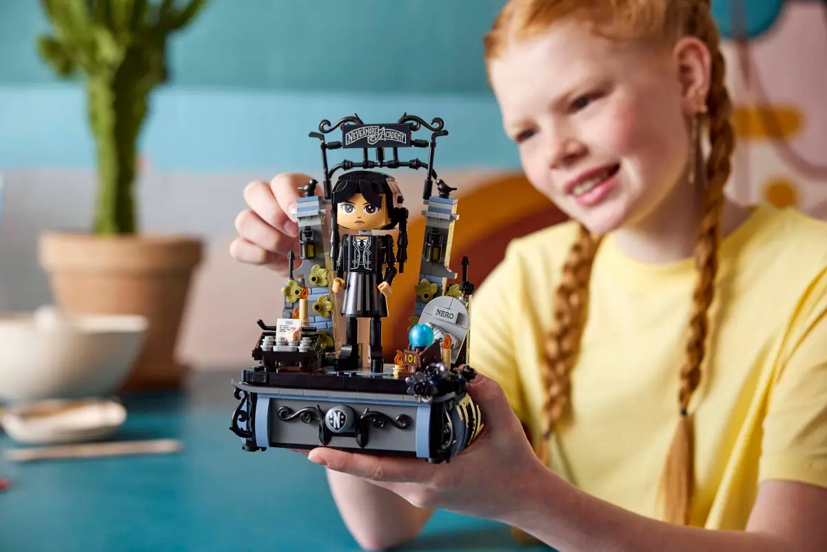 Lego 76780 Wednesday figūrėlė Wednseday Addams