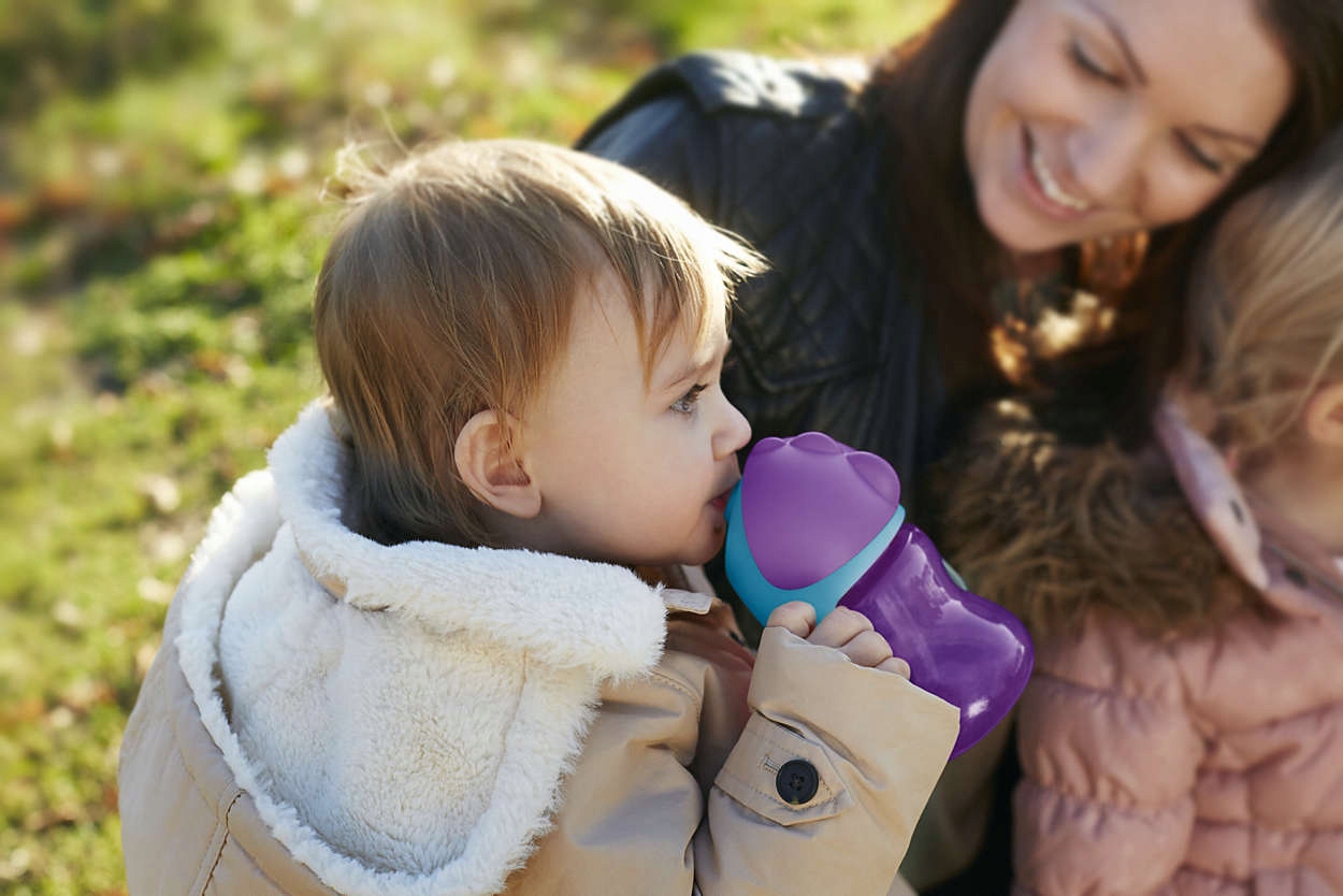 Philips Avent puodelis neperlaš su šiaudeliu 200ml 9m+