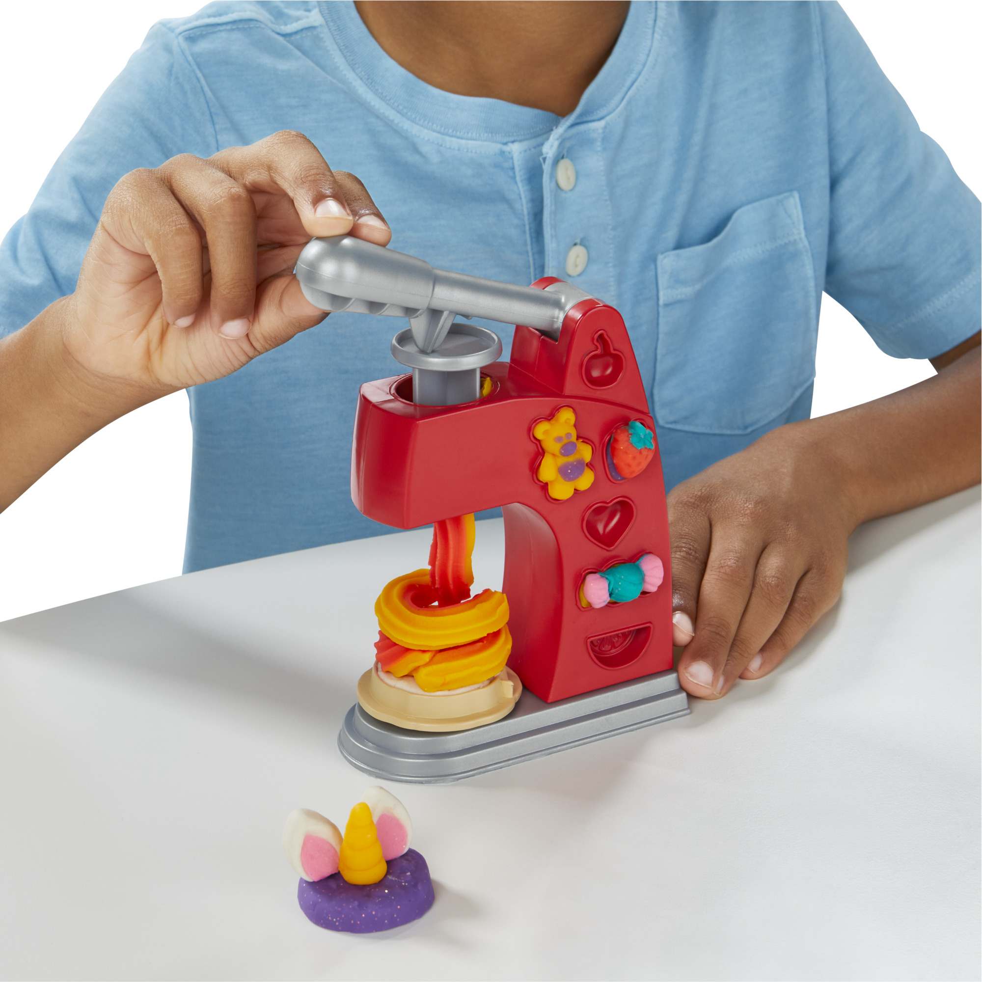 Hasbro Play-Doh stebuklingoji ledų gaminė vienaragis