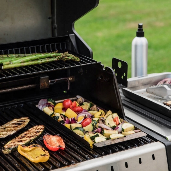 „Broil King 69722“ perforuota keptuvė
