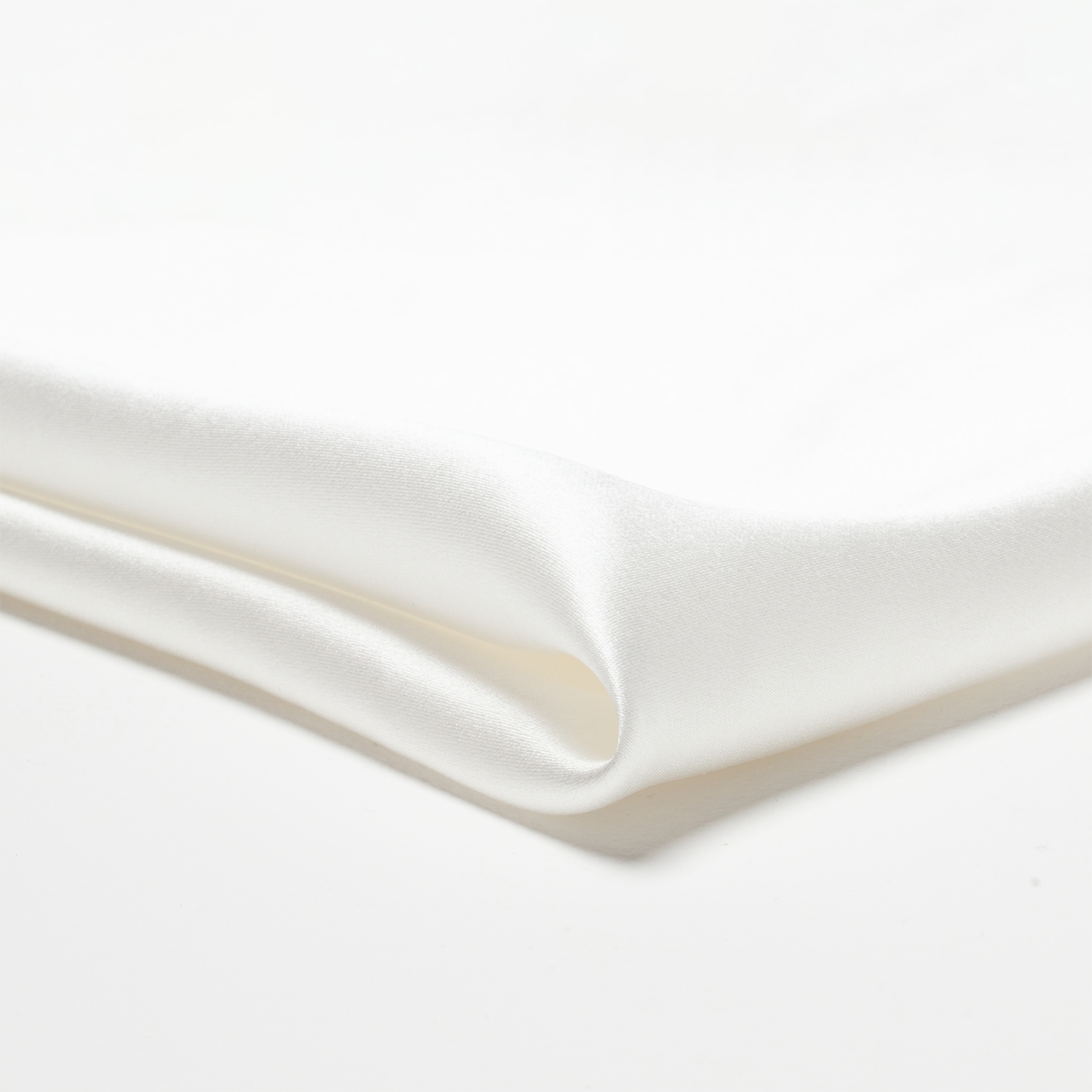 Pagalvės užvalkalas 40x40 su užtrauktuku, pagamintas iš NATURAL SILK - CREAM SILK
