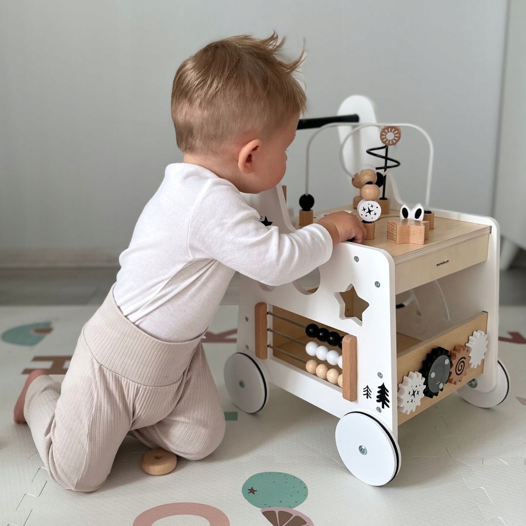 6-in-1 medinis stūmikas, vaikštynė vaikams su lavinamojo stalo funkcija