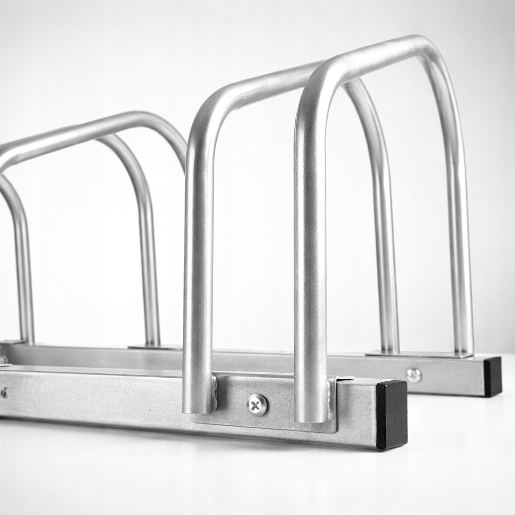 Dviračių stovas BIKE Metalinis laikiklis 4 dviračių stovams. Tvirtas ir tvirtas