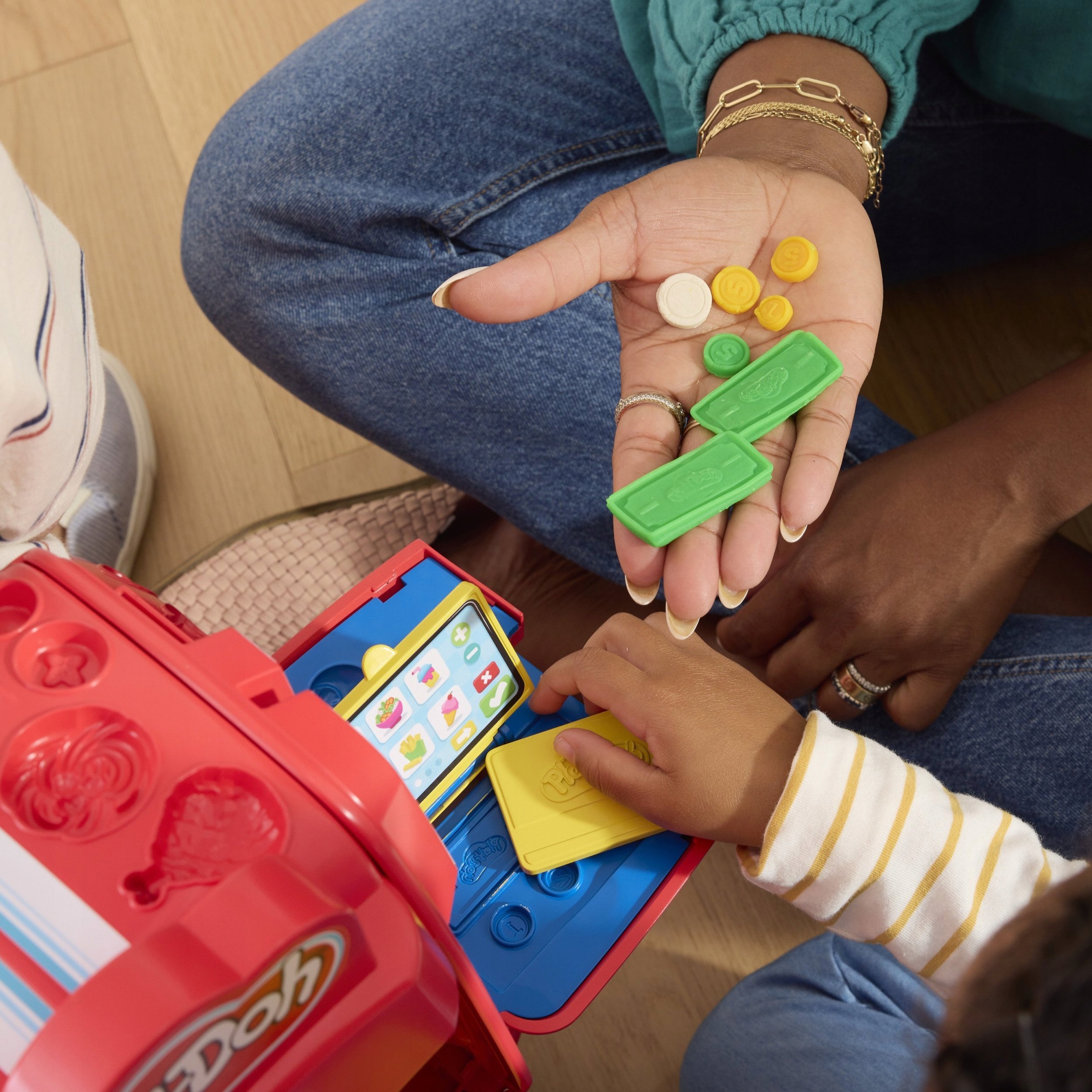 Play-Doh pizzerijos skuteris su 10 tubų ciastolina F8803