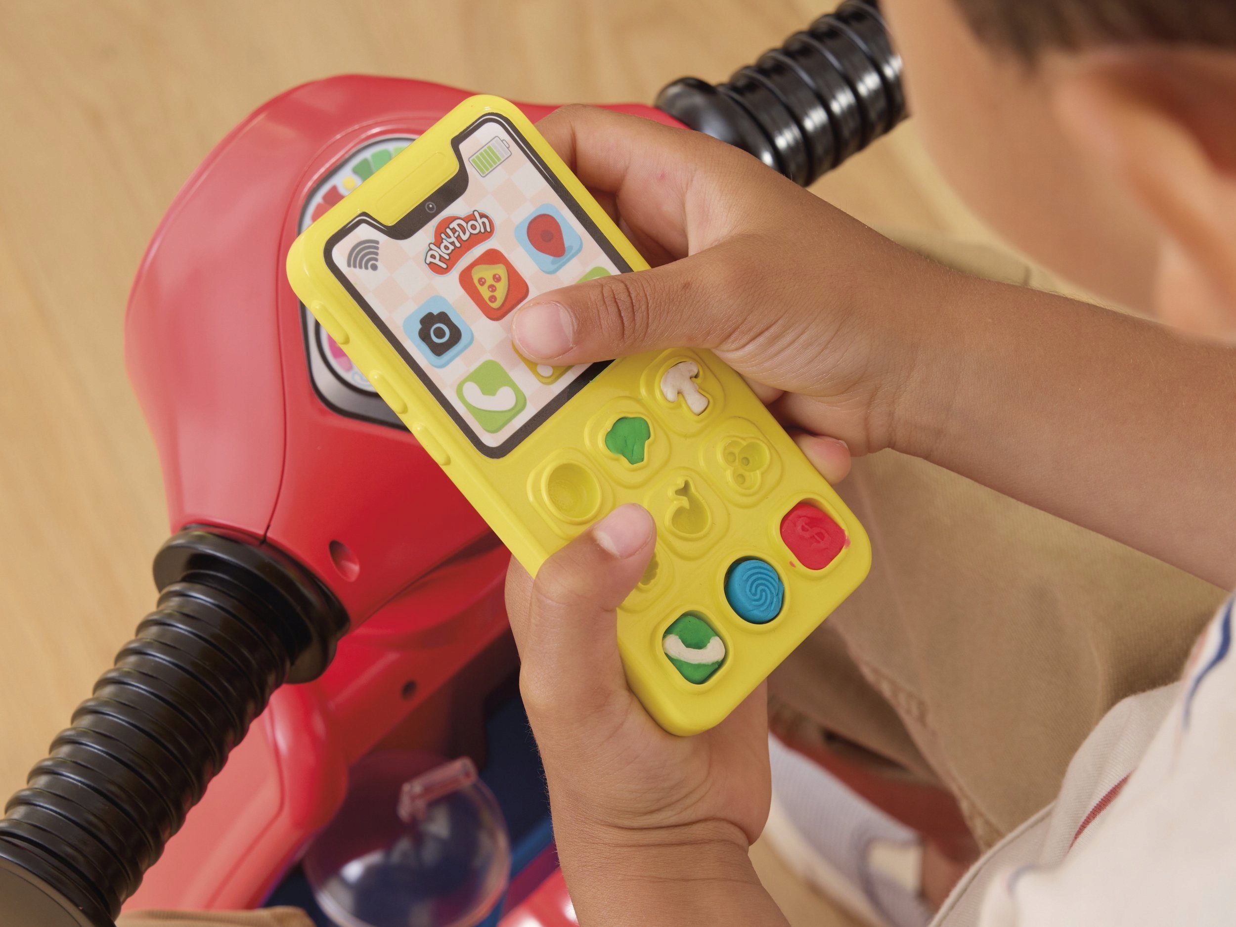 Play-Doh pizzerijos skuteris su 10 tubų ciastolina F8803