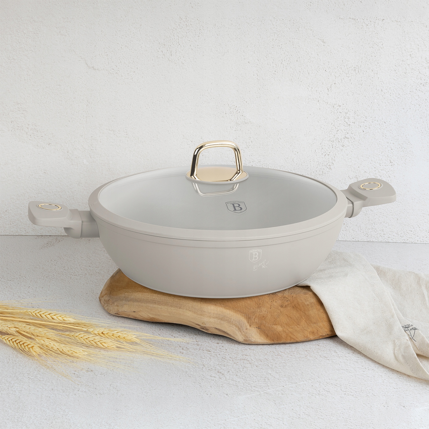 Keptuvė su titano danga ir dangčiu 30 cm Sahara Collection