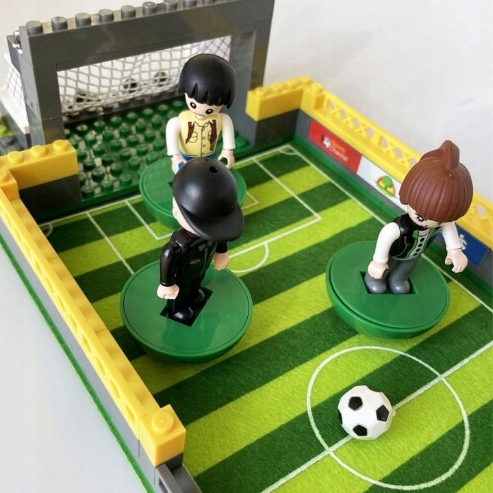 Futbolo stadiono blokų rinkinys, kuriame yra 6 futbolininkai - 225 vnt. Vaikų gynimo diena