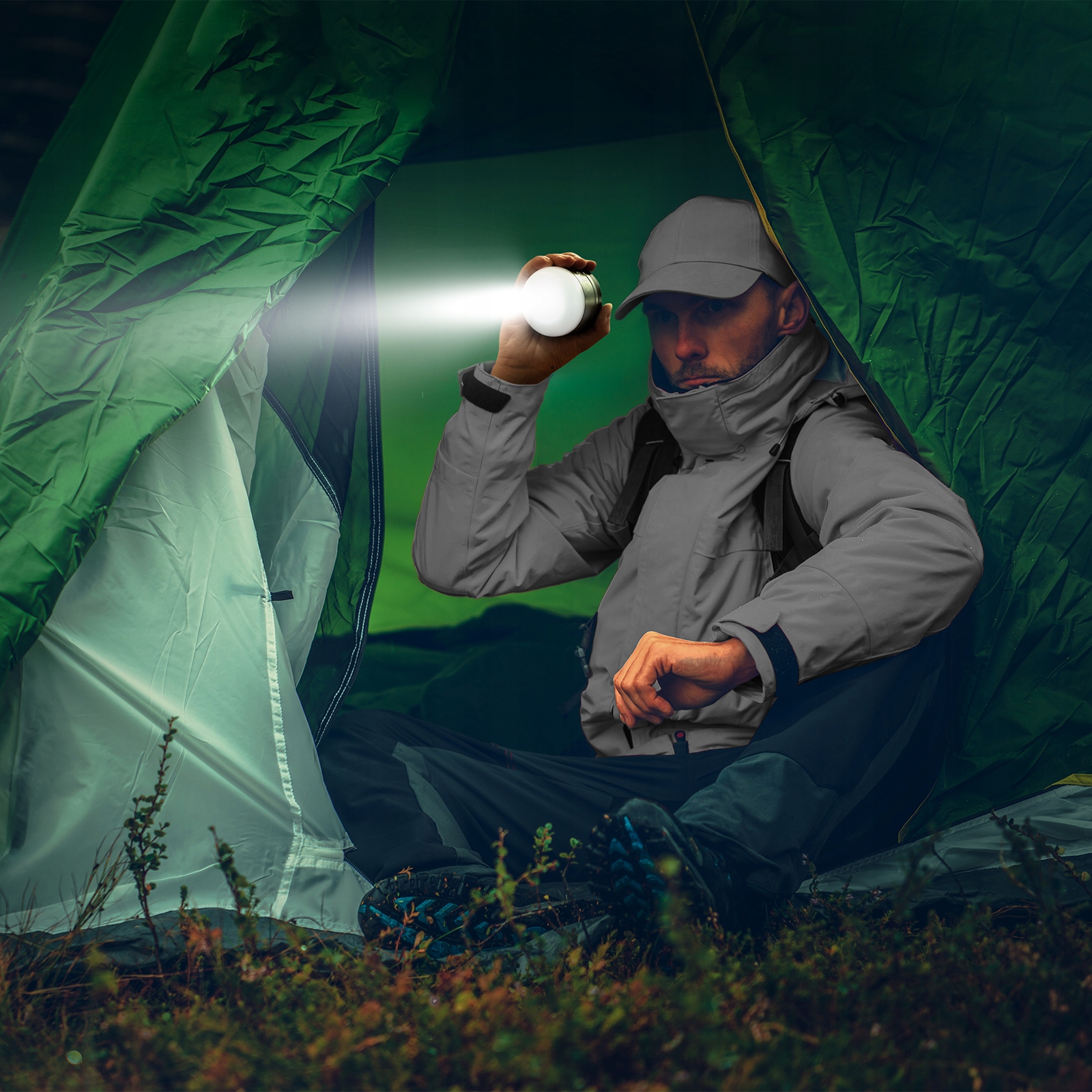 Turistinės lempos LED kempingo žibintuvėlis su magnetiniu maitinimo šaltiniu