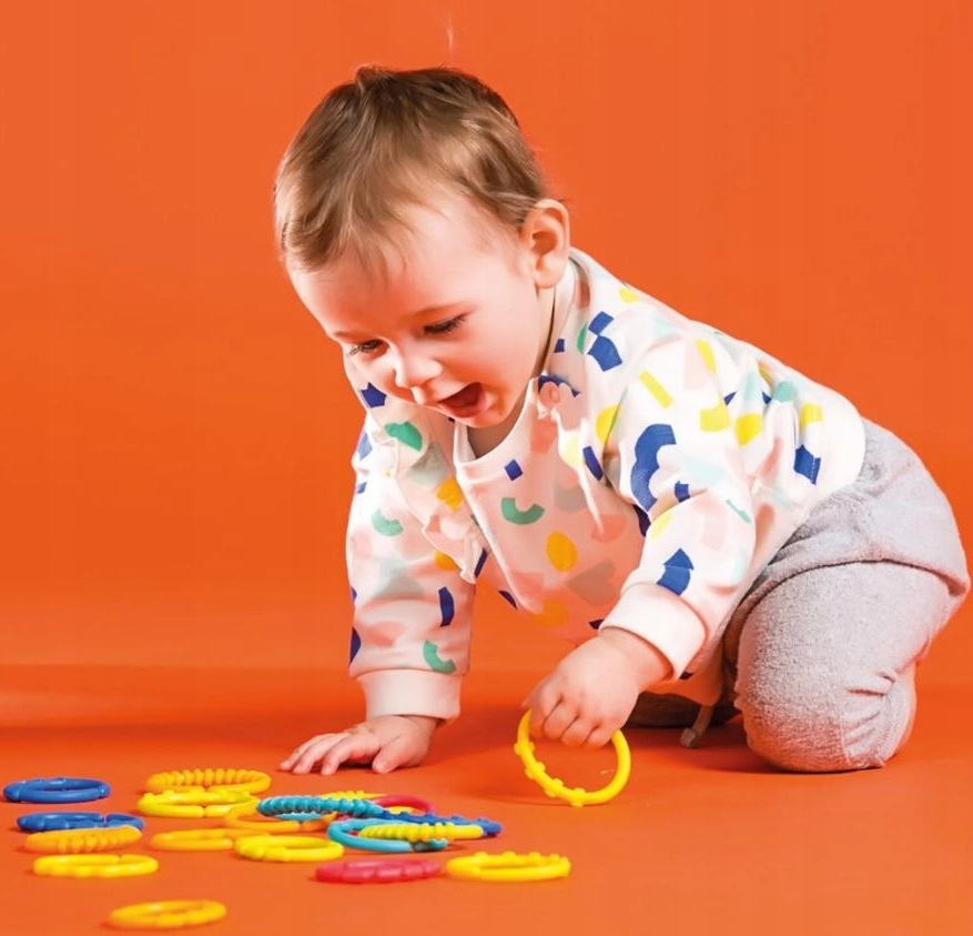 ĮVAIRIŲ FORMŲ IR SPALVŲ 24x SENSORY TEETHER pakabukų RINKINYS - DOVANA!