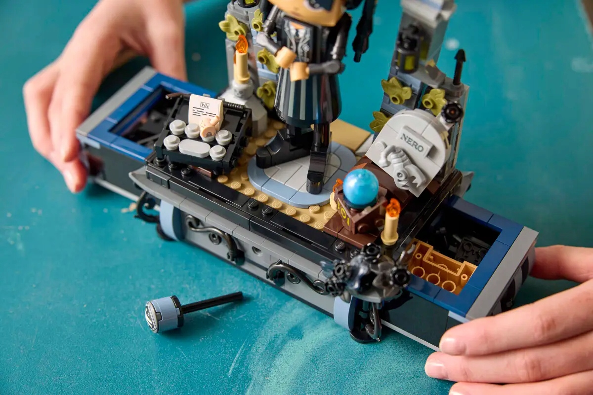 Lego 76780 Wednesday figūrėlė Wednseday Addams