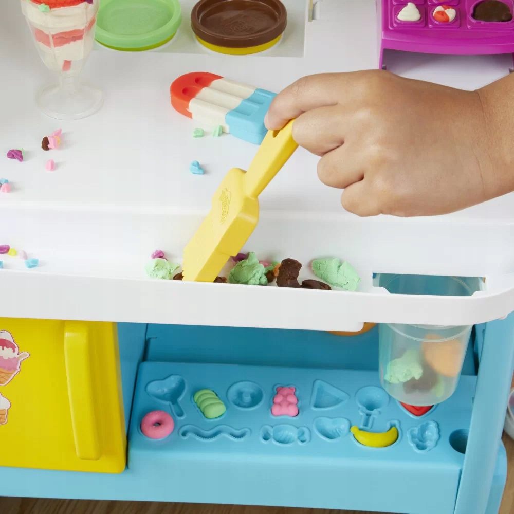 Hasbro Play-Doh ledų parduotuvė su 25 priedais
