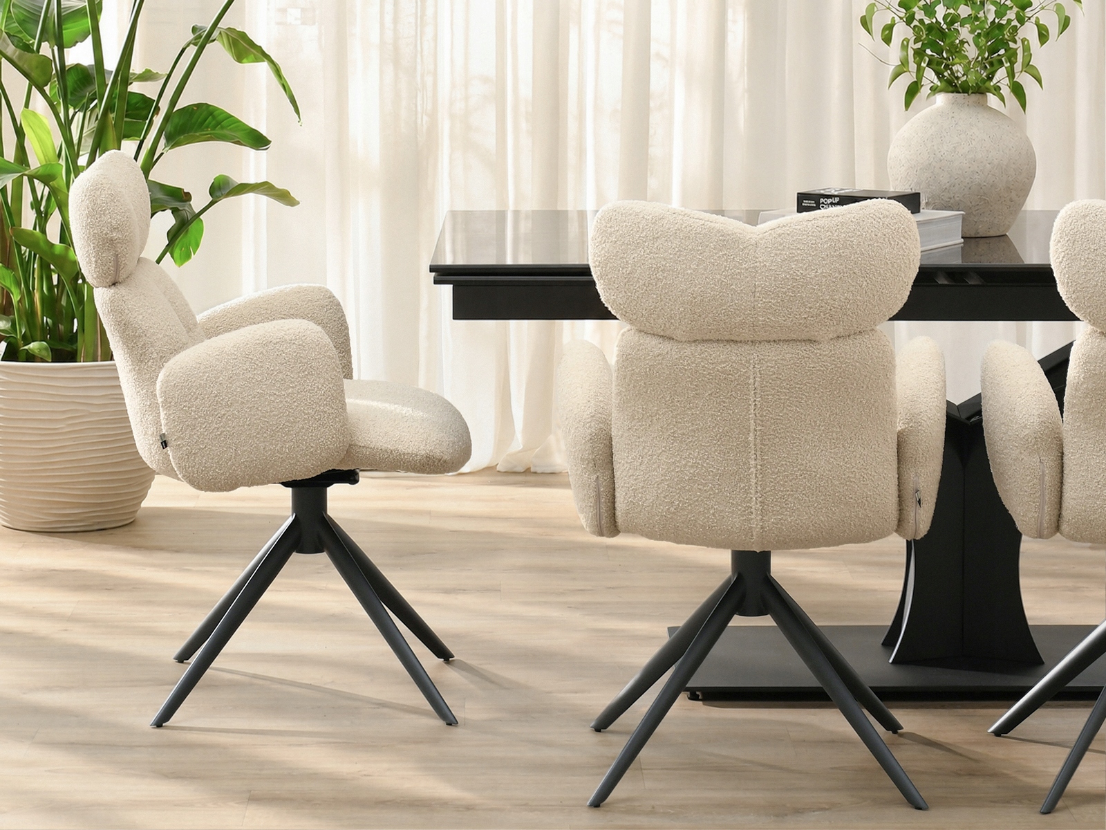 DESIGNER BOUCLE KĖDĖ SU porankiais ir galvos atrama MADELINE BEIGE
