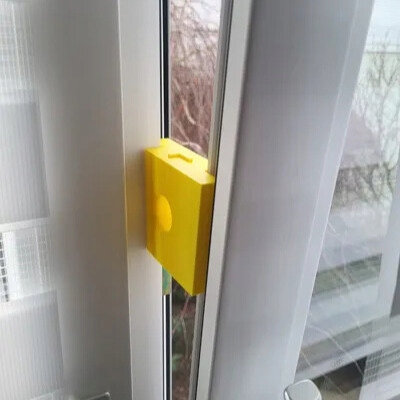Dvipusė langų blokada katėms ištraukiamiems