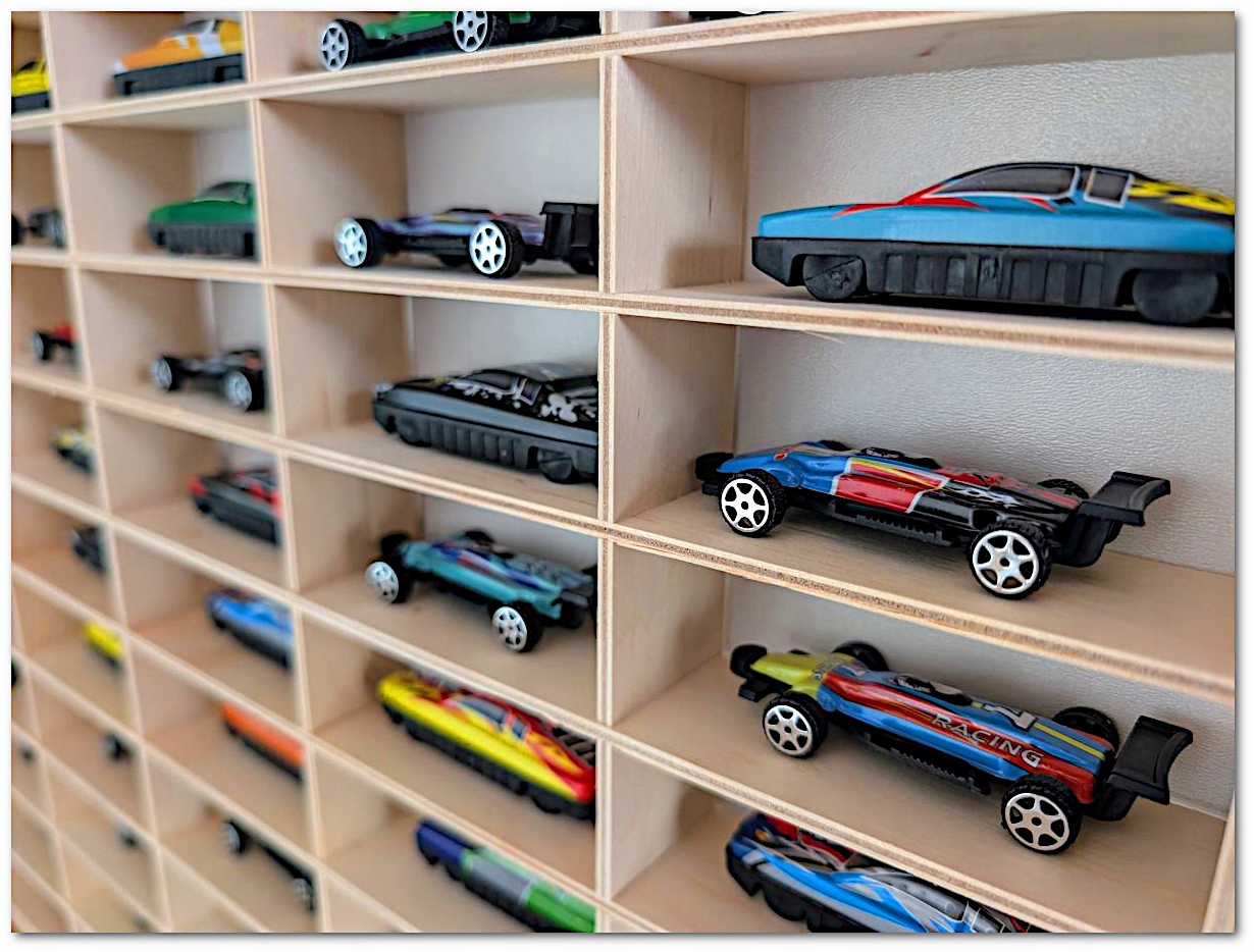 LENTYNA AUTOMOBILIMS AUTOMOBILIAI Spyruoklės SIENŲ ORGANIZATORIUI 80 SĖDYČIŲ fanera