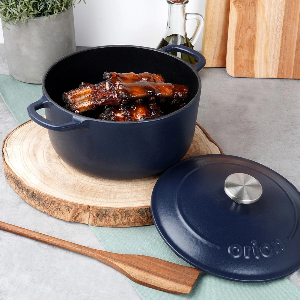 Emaliuotas ketaus puodas su dangčiu LITINA 22 cm, 3,3 l / Orion