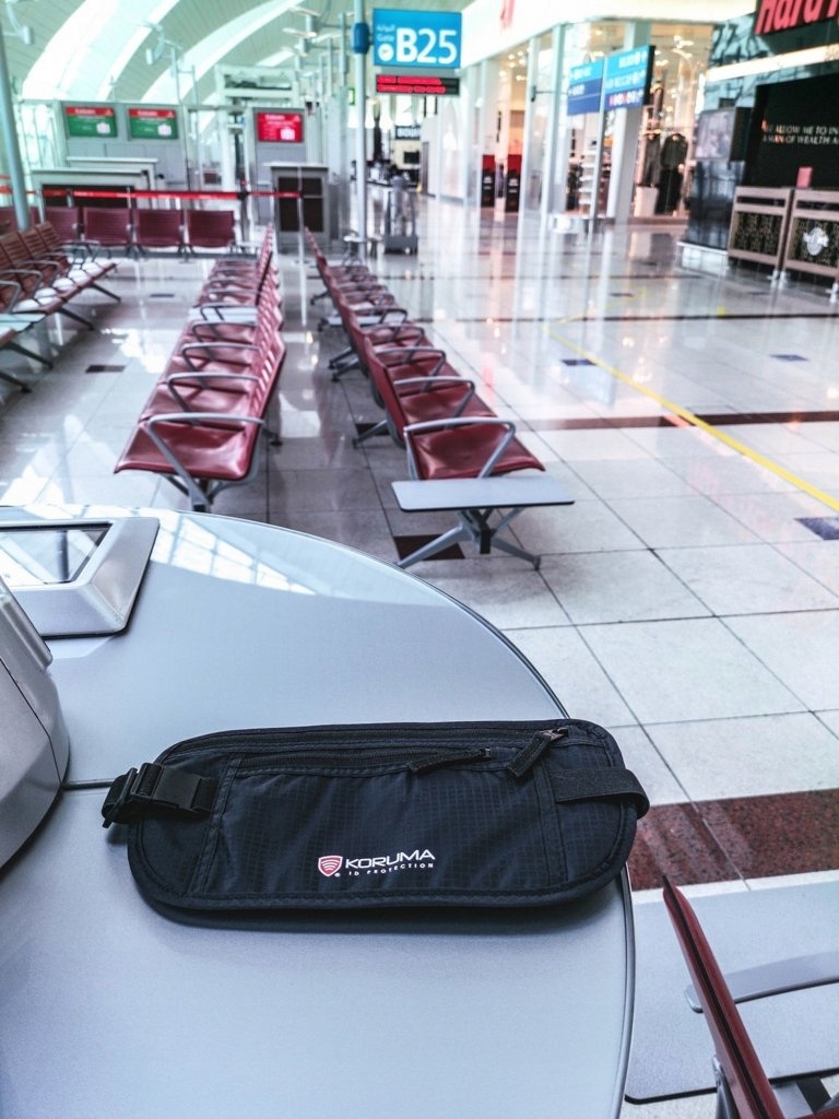 DISKRETUS turistinis liemens krepšys PO DRABUŽIAIS RFID apsauga / KORUMA