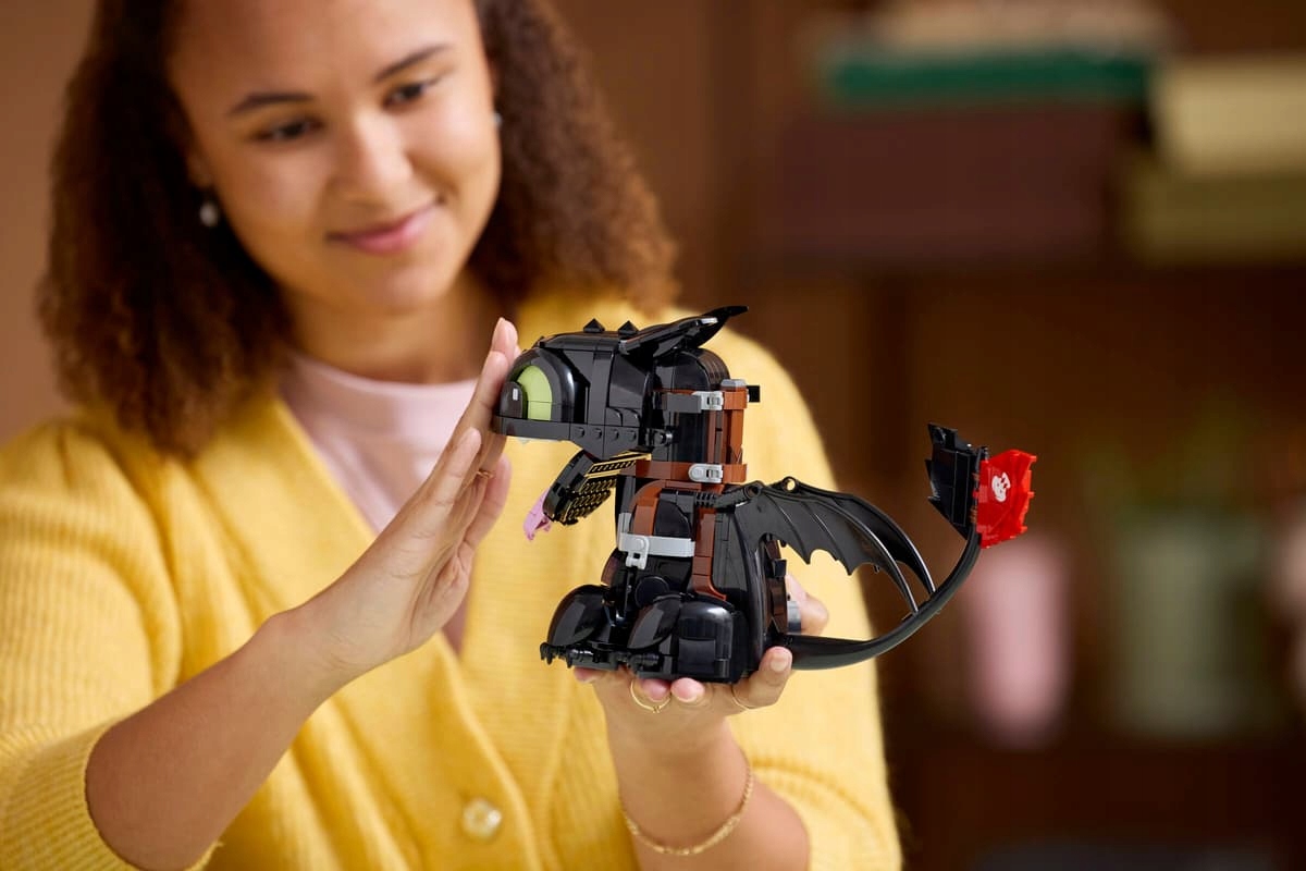 LEGO Icons 10375 besmegenį drakoniuką