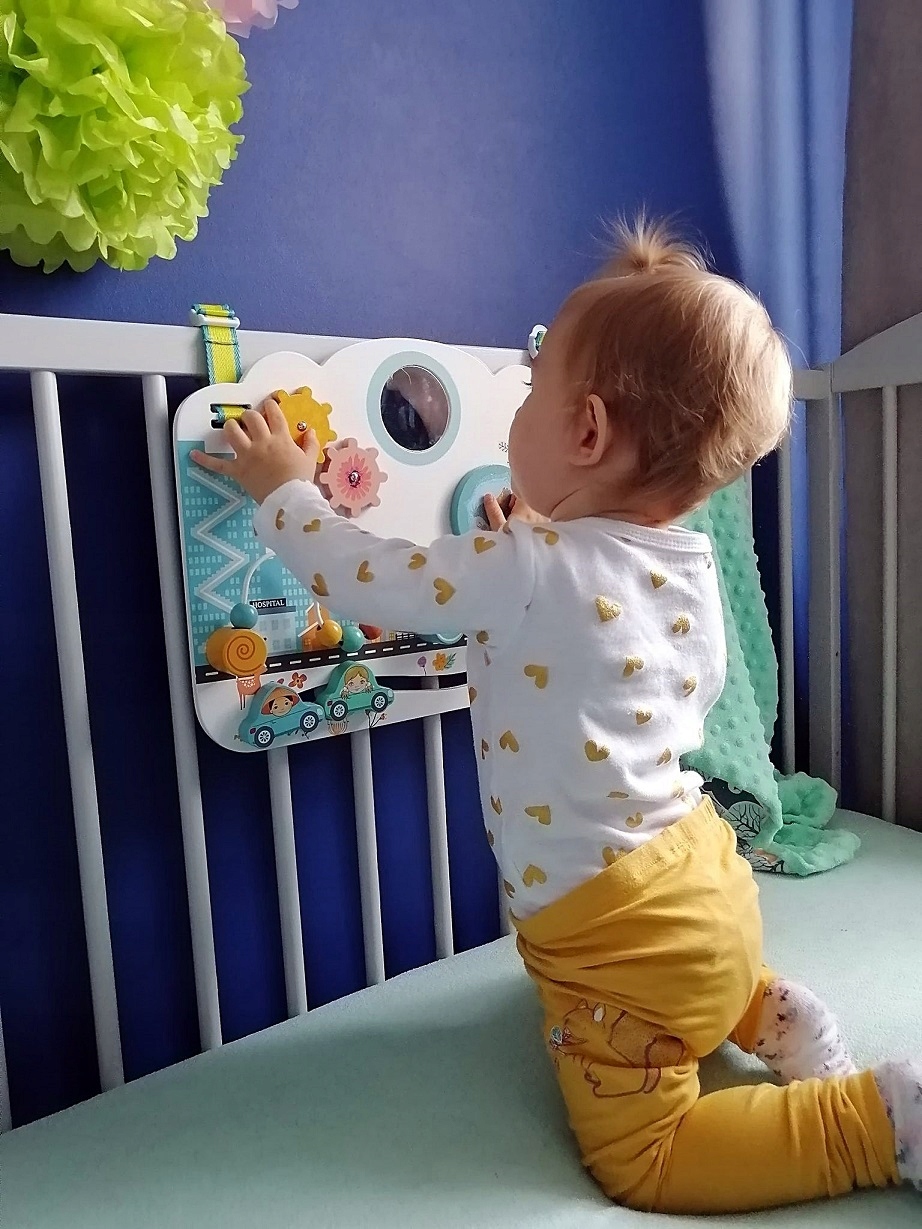 MONTESSORI MEDINĖ MANIPULIAVIMO LENTA 6 MĖNESIŲ KŪDIKUI