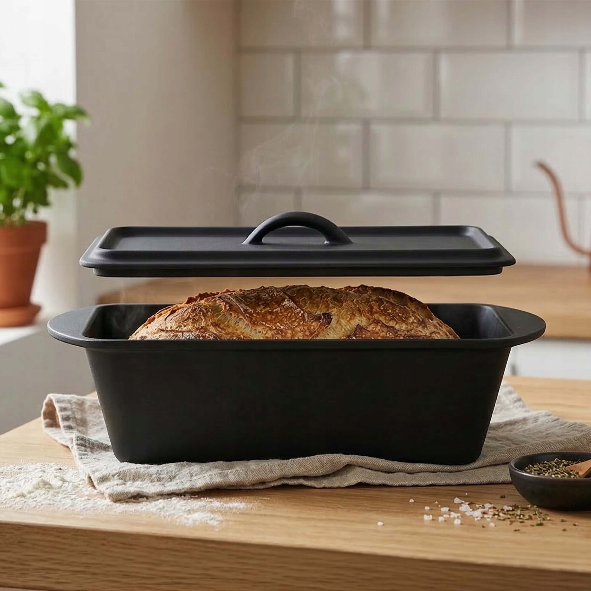 Ketaus kepimo skarda 31 cm mėsai ir duonai kepti su dangteliu ir rankenomis, juoda