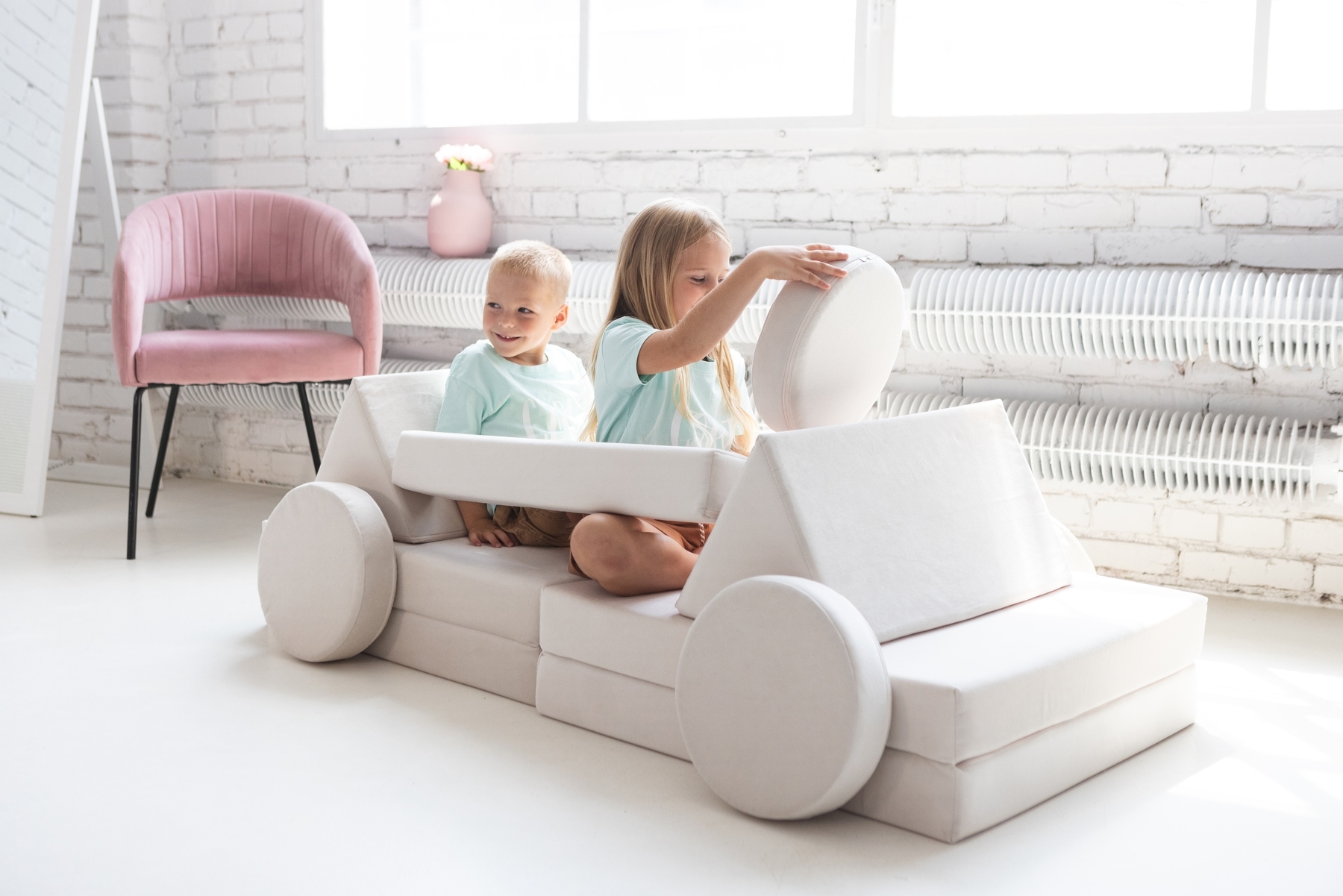 Daugiafunkcinė modulinė sofa vaikui ir putplasčio blokeliai viename Multifunkcinis