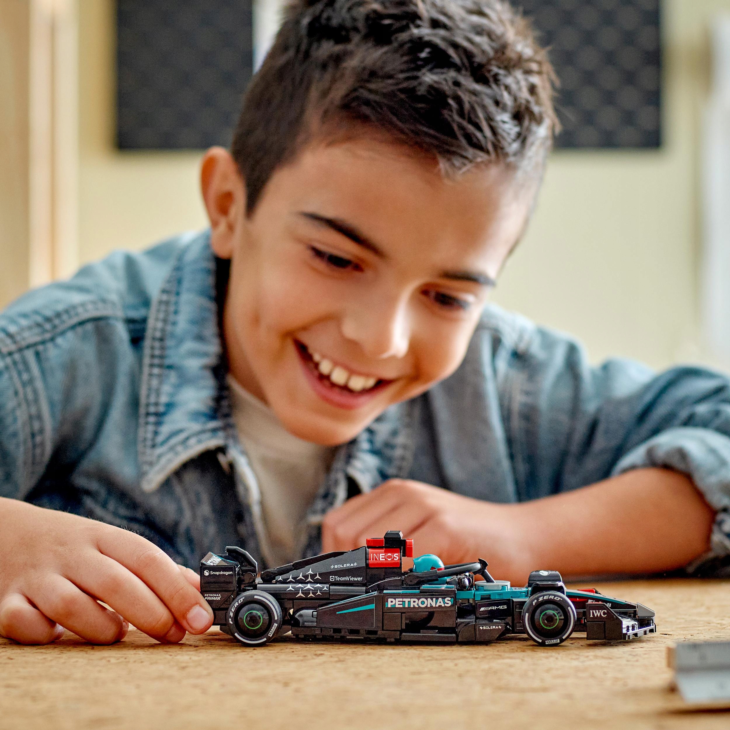 LEGO Speed Champions 77244 Mercedes-AMG W15 F1