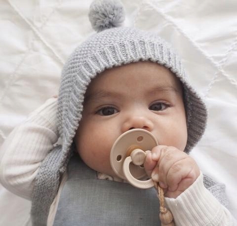 Bibs natūralaus kaučiuko smočelis 6-18m 2vnt