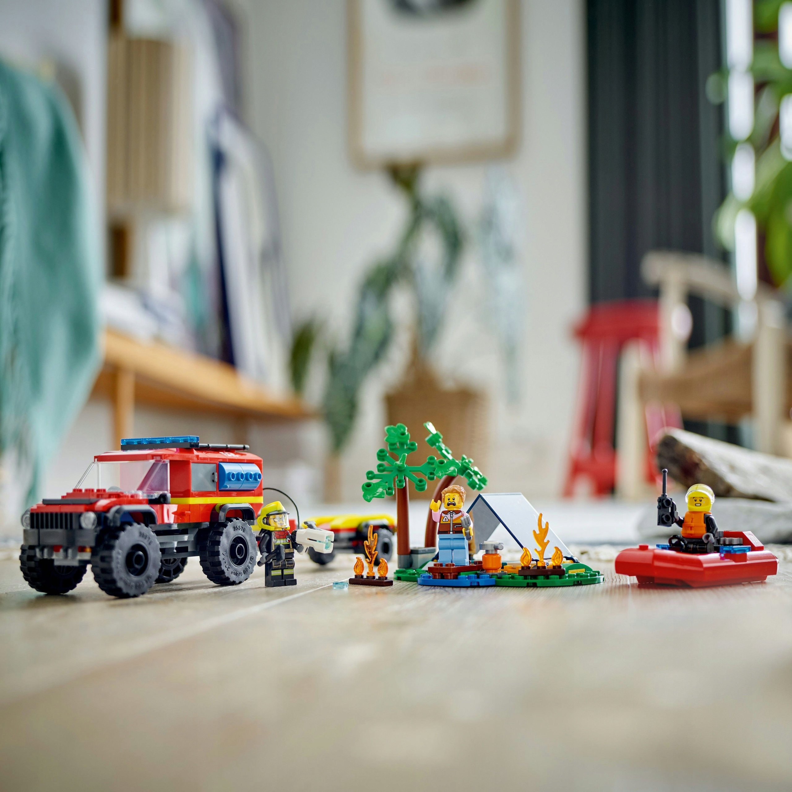 LEGO City 60412 gaisrinė mašina 4x4 ir gelbėjimo valtis