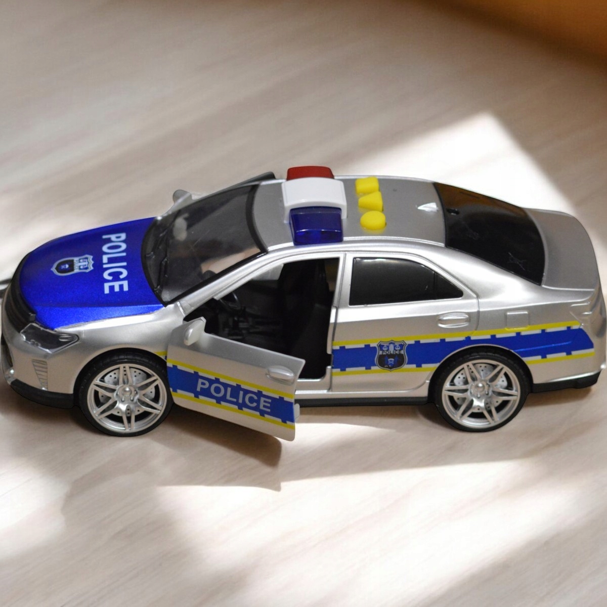 Policijos automobilis Didelis automobilis Policijos guminiai ratai su garsu ir efektais