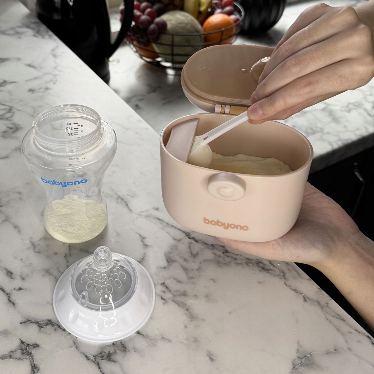 Babyono nešiojamas konteineris pieno milteliams 240ml