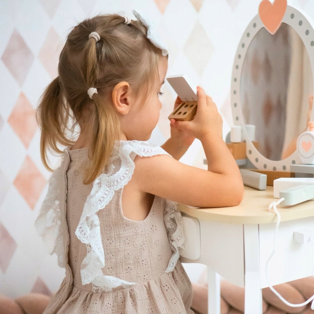Mamabrum medinė toaletka su tūpimui ir aksesuarais