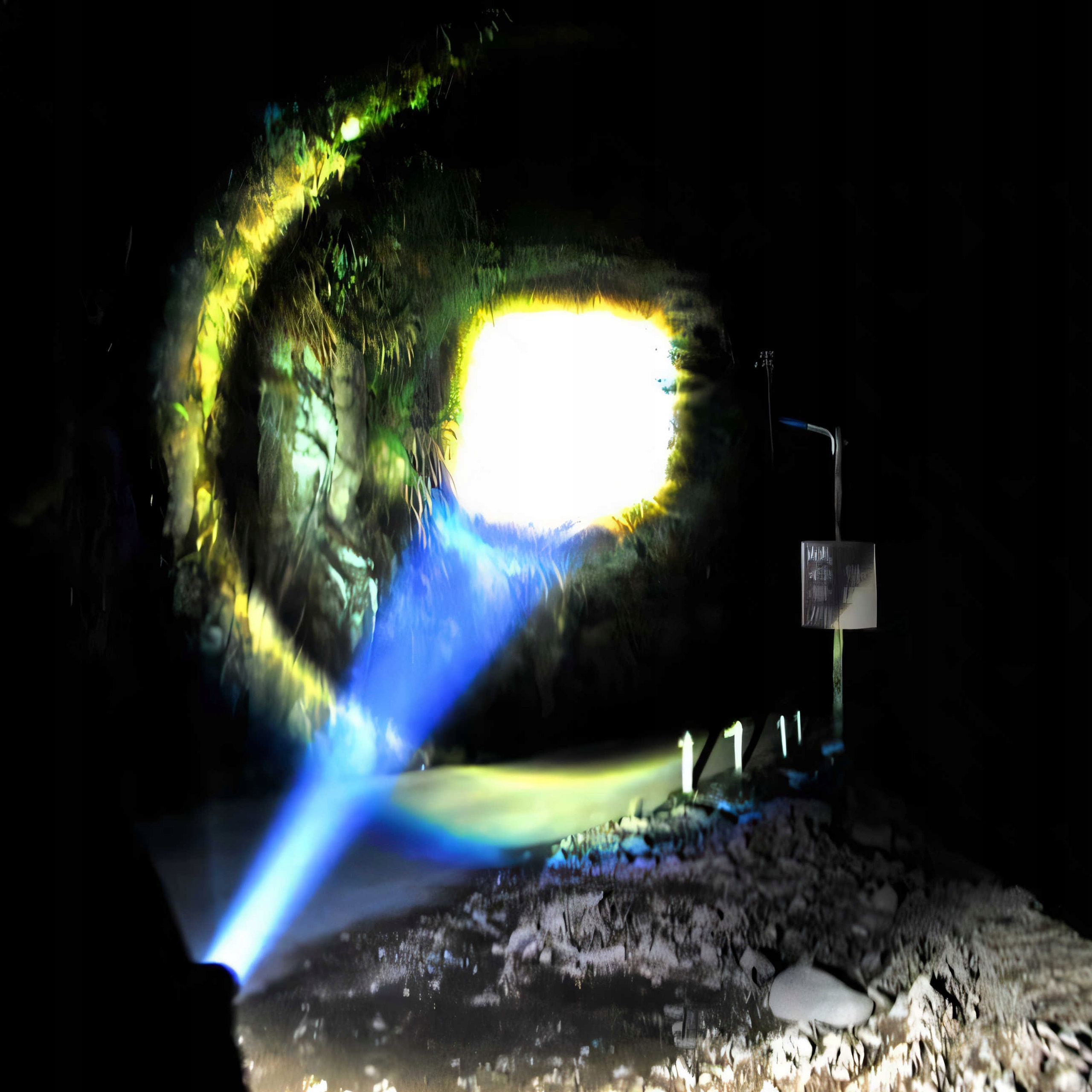 GALINGA LED TAKTINĖ LEMPA, 5 REŽIMAI SURVIVAL CREE USB DĖKLĖS Akumuliatorius