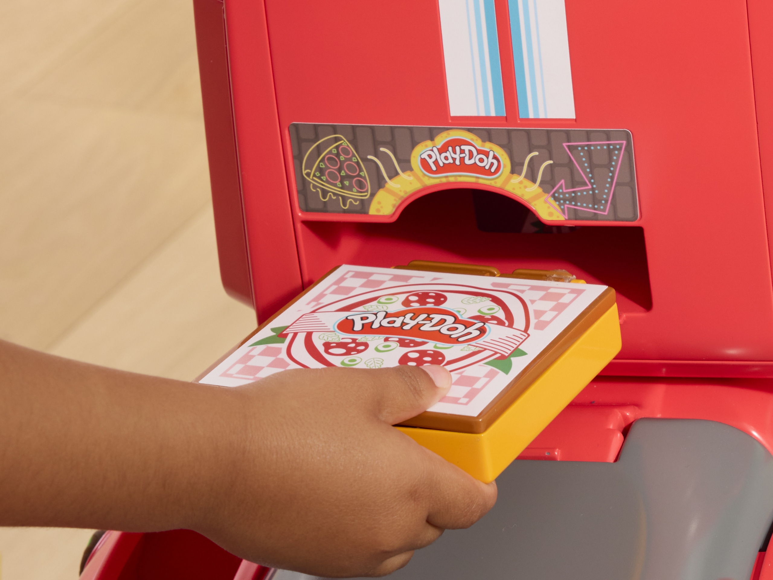 Play-Doh pizzerijos skuteris su 10 tubų ciastolina F8803