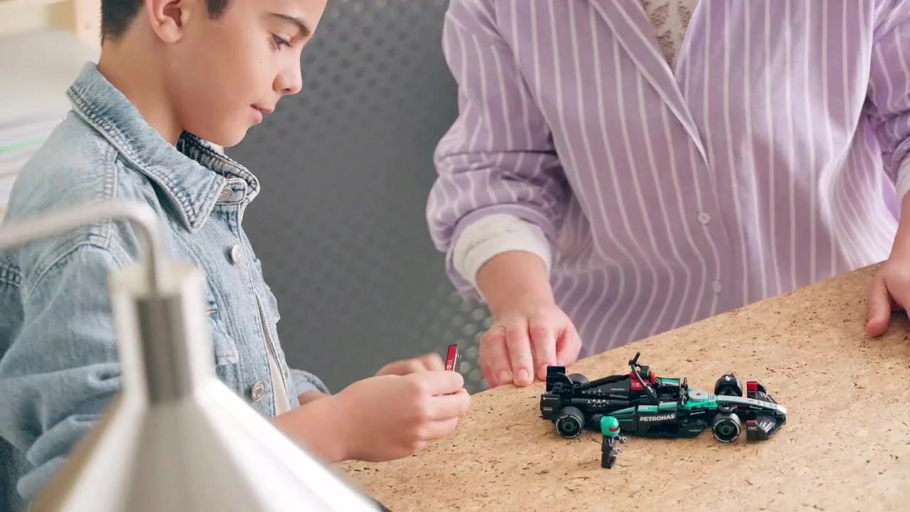 LEGO Speed Champions 77244 Mercedes-AMG W15 F1