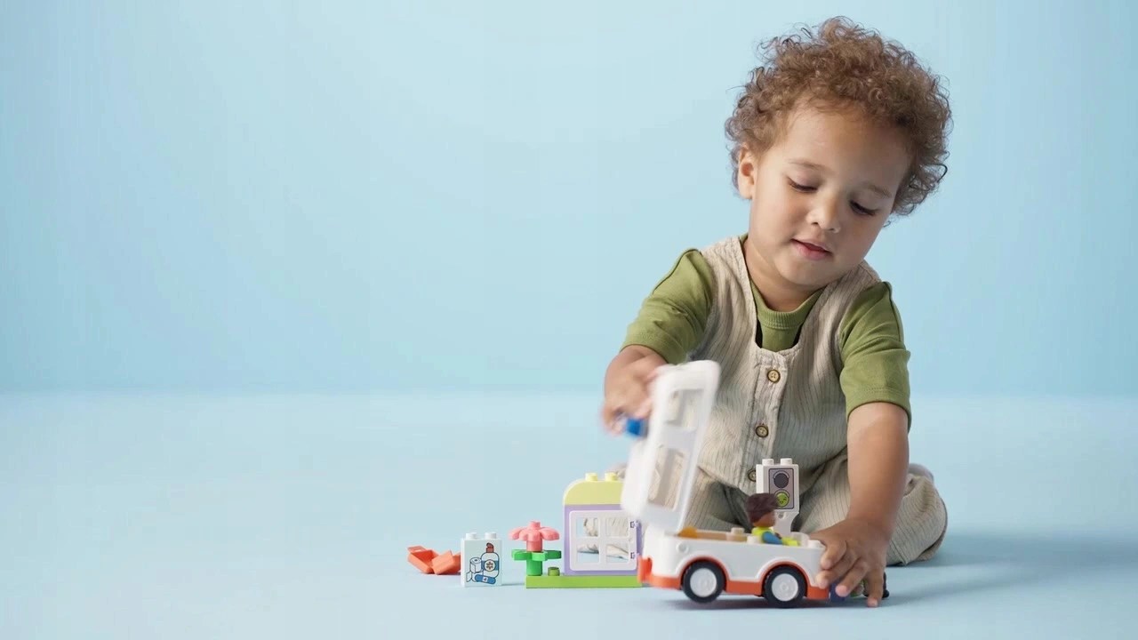 Lego Duplo karetka su vairuotoju 10447