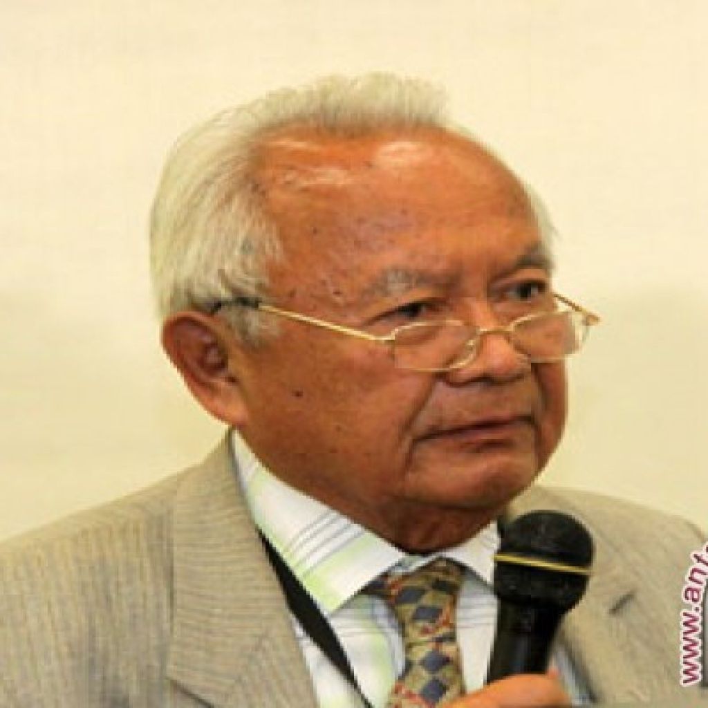 Sosok Hasjim Djalal dan karyanya sebagai Diplomat senior Indonesia Sosok Hasjim Djalal dan karyanya sebagai Diplomat senior Indonesia