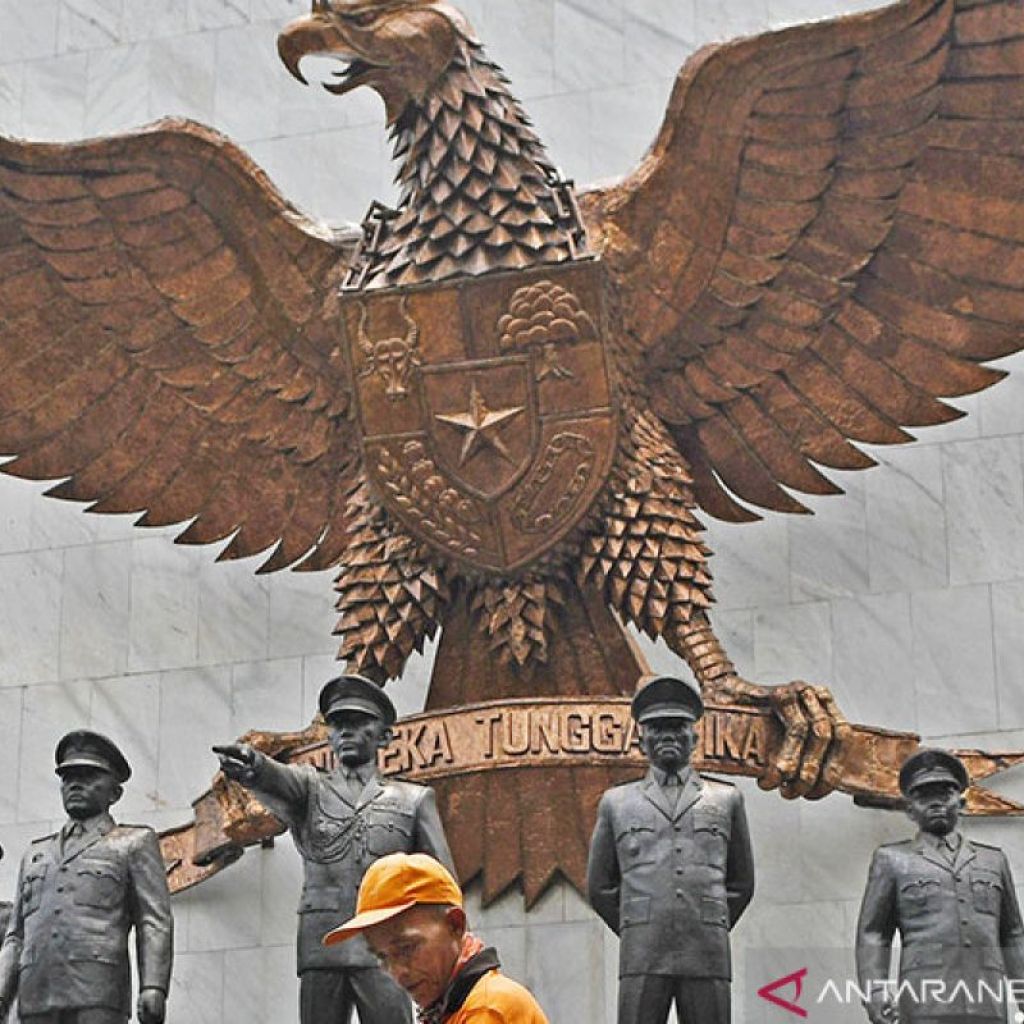 Nama-nama korban G30S PKI dan profil singkatnya Nama-nama korban G30S PKI dan profil singkatnya