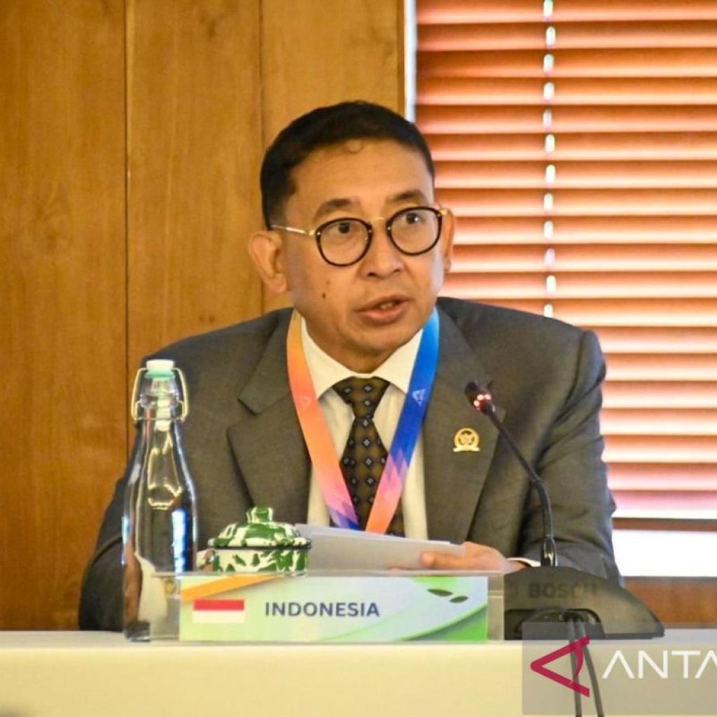 Profil Fadli Zon Waketum Gerindra, calon menteri kabinet Prabowo Profil Fadli Zon Waketum Gerindra, calon menteri kabinet Prabowo