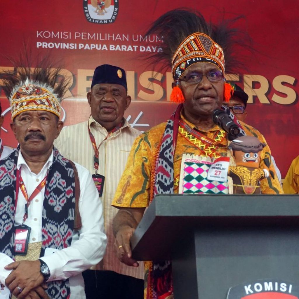 Profil Bernard Sagrim, calon gubernur Papua Barat Daya 2024 Profil Bernard Sagrim, calon gubernur Papua Barat Daya 2024