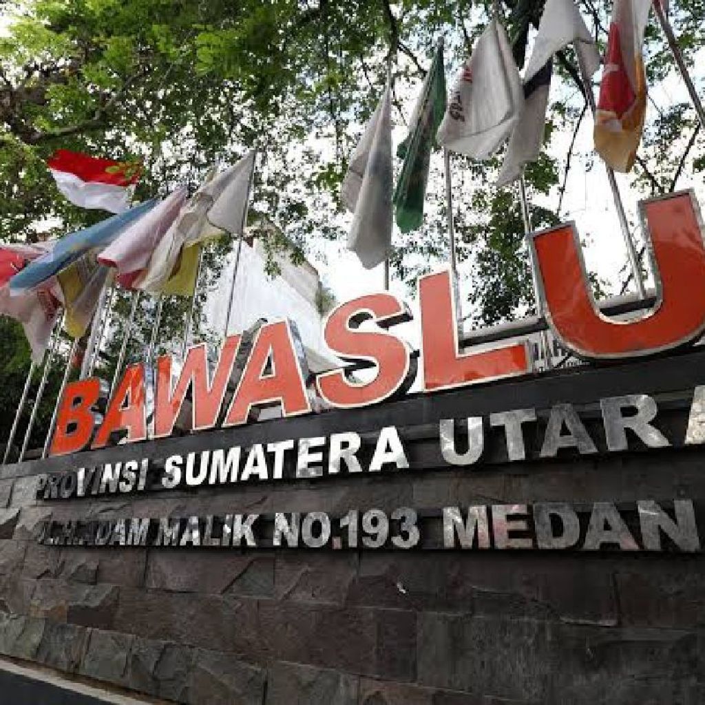 Tugas dan jajaran pimpinan Bawaslu Sumatera Utara Tugas dan jajaran pimpinan Bawaslu Sumatera Utara