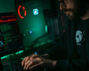 Microsoft takes down malware found on 394,000 Windows PCs Microsoft takes down malware found on 394,000 Windows PCs