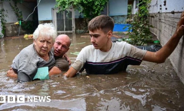 Rush to strengthen flood defenses amid deaths and evacuations Rush to strengthen flood defenses amid deaths and evacuations