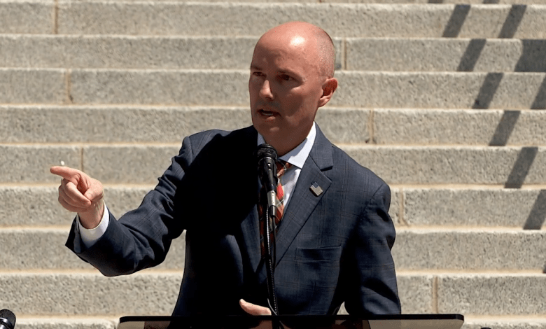 A Utah judge blocks a law that restricts teenagers from freely accessing social media A Utah judge blocks a law that restricts teenagers from freely accessing social media