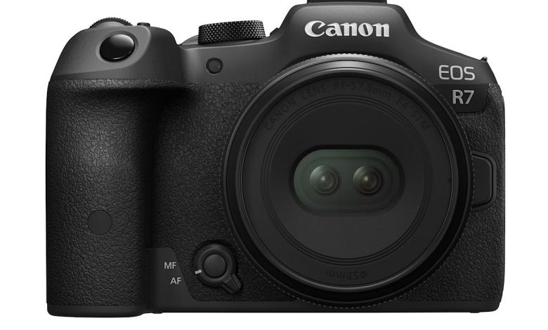 Canon’s new lens makes it easier and cheaper to shoot 3D VR content Canon’s new lens makes it easier and cheaper to shoot 3D VR content