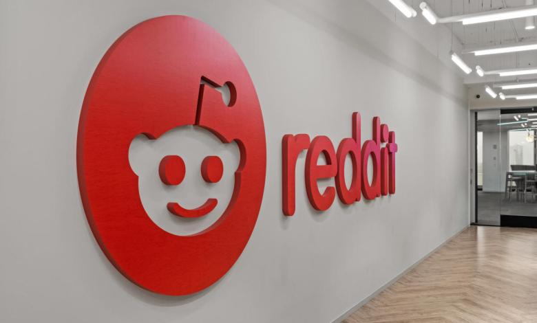 Reddit CEO mocks AI search features and paid subreddits Reddit CEO mocks AI search features and paid subreddits