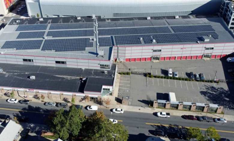 The self-storage roof will be a 100MW+ national solar farm The self-storage roof will be a 100MW+ national solar farm