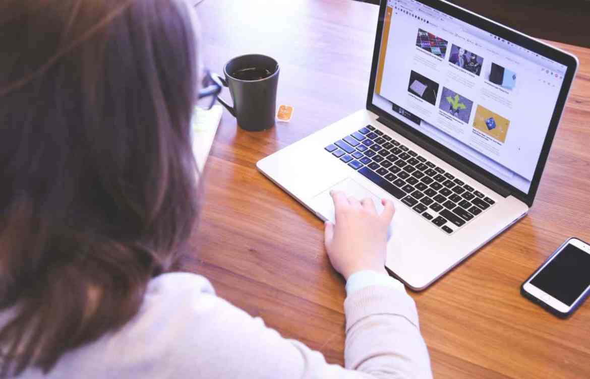 How to Create and Sell Digital Products Online (Make Extra Money) How to Create and Sell Digital Products Online (Make Extra Money)