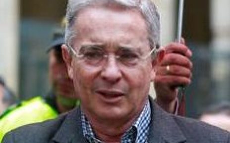 Colombia: expresidente Álvaro Uribe absuelto por el delito de soborno Colombia: expresidente Álvaro Uribe absuelto por el delito de soborno